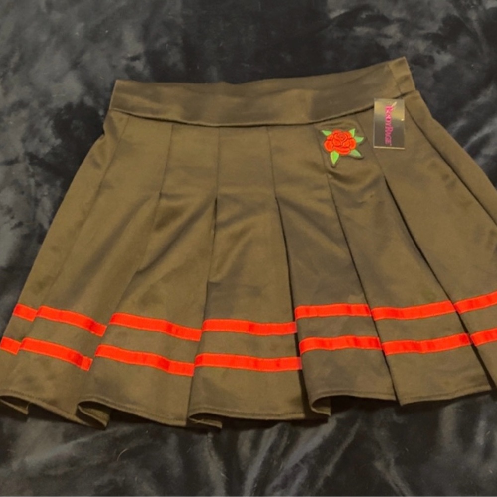 Pleated Skirt with Red Stripes and Rose Embroidery